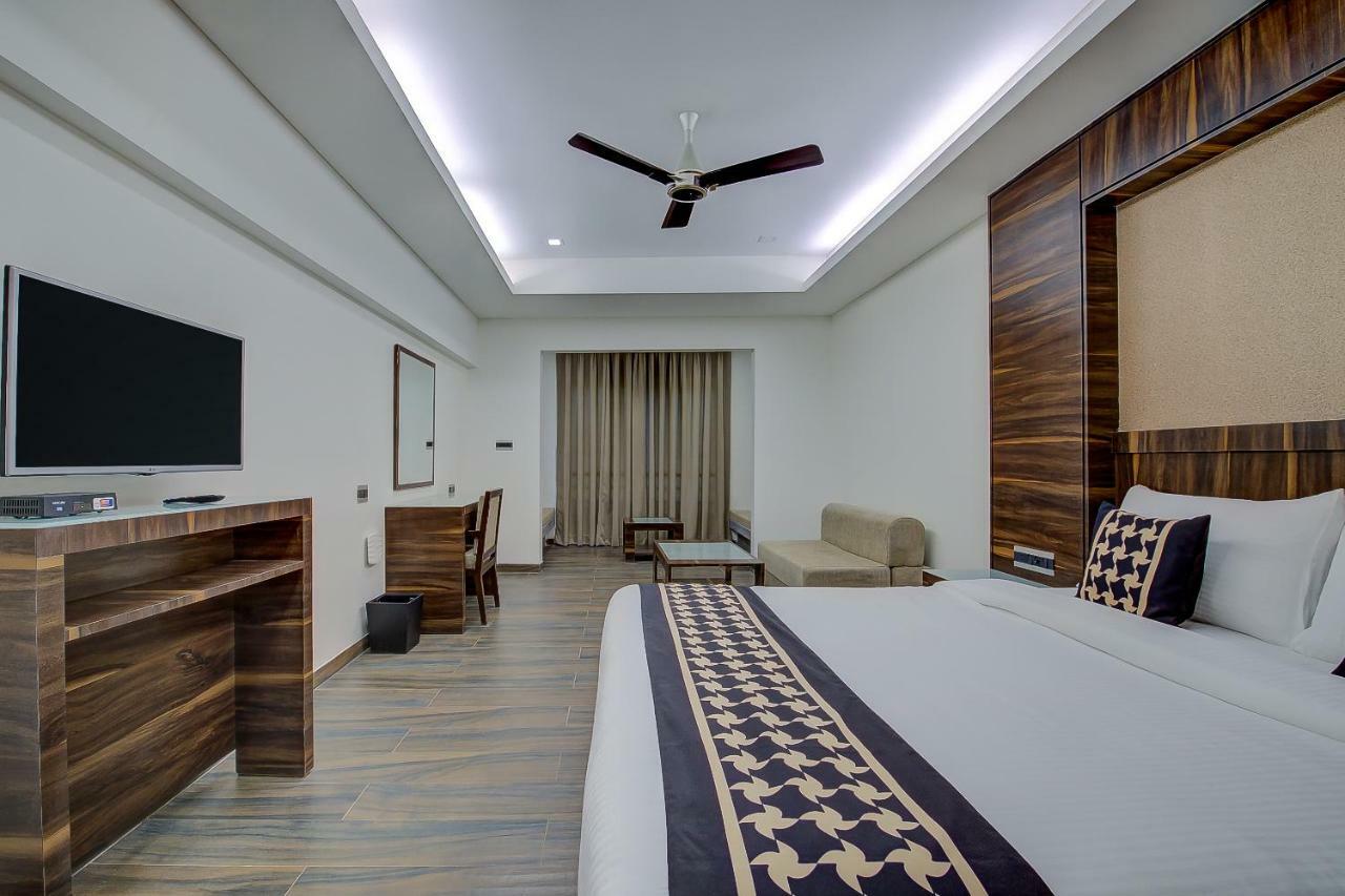 Collection O 30010 Calangute Hotel